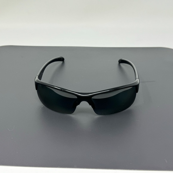 Hobie Wharf Black needs nose pads some scratches on lenses for parts or restore - Picture 1 of 14